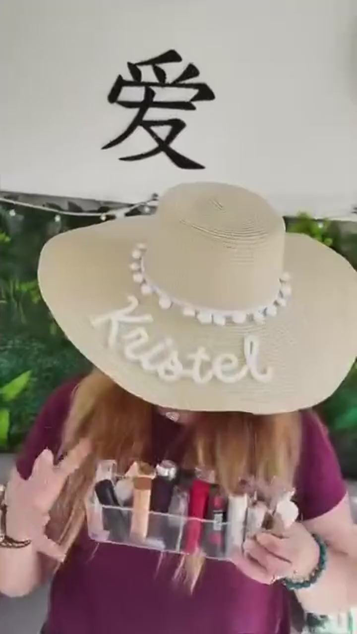 Créatrice qui présente le kit Bliip